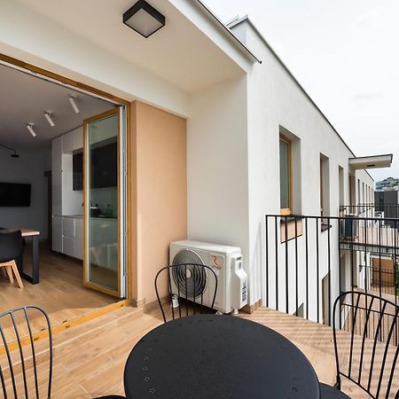 ורשה Wola Skwer Sunny Apartment מראה חיצוני תמונה