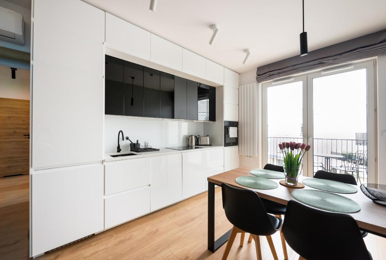 ורשה Wola Skwer Sunny Apartment מראה חיצוני תמונה