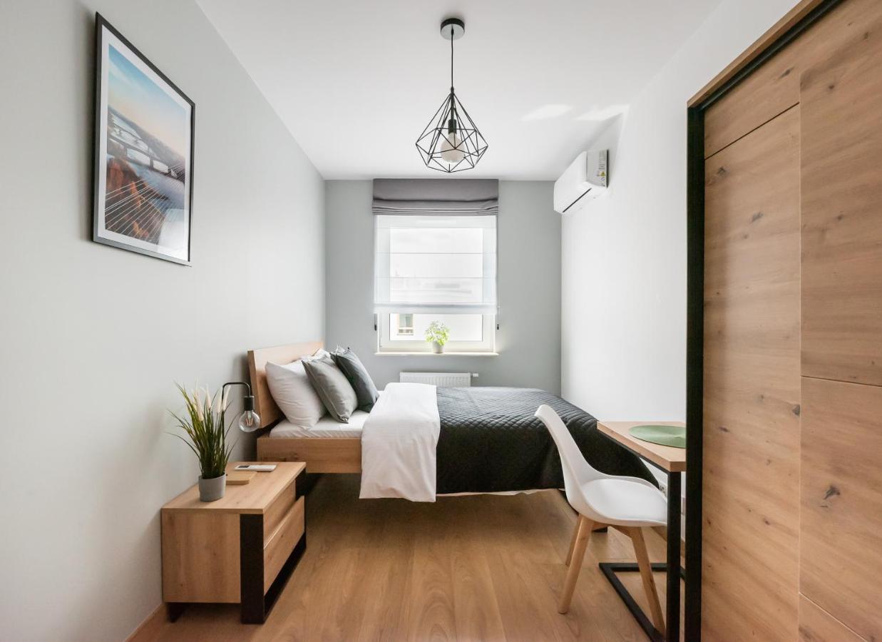 ורשה Wola Skwer Sunny Apartment מראה חיצוני תמונה